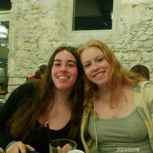 Meet your Posher, Dahlia